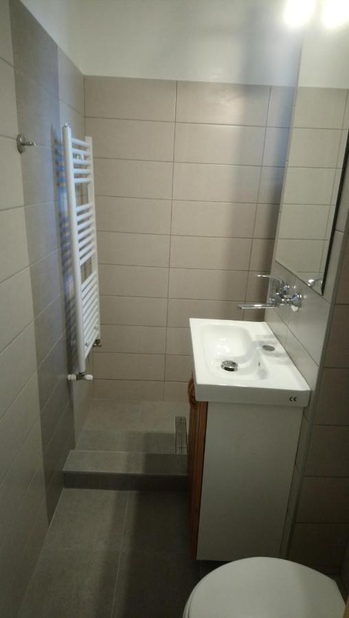 Simple And Comfortable Apartamento Miercurea Ciuc Exterior foto