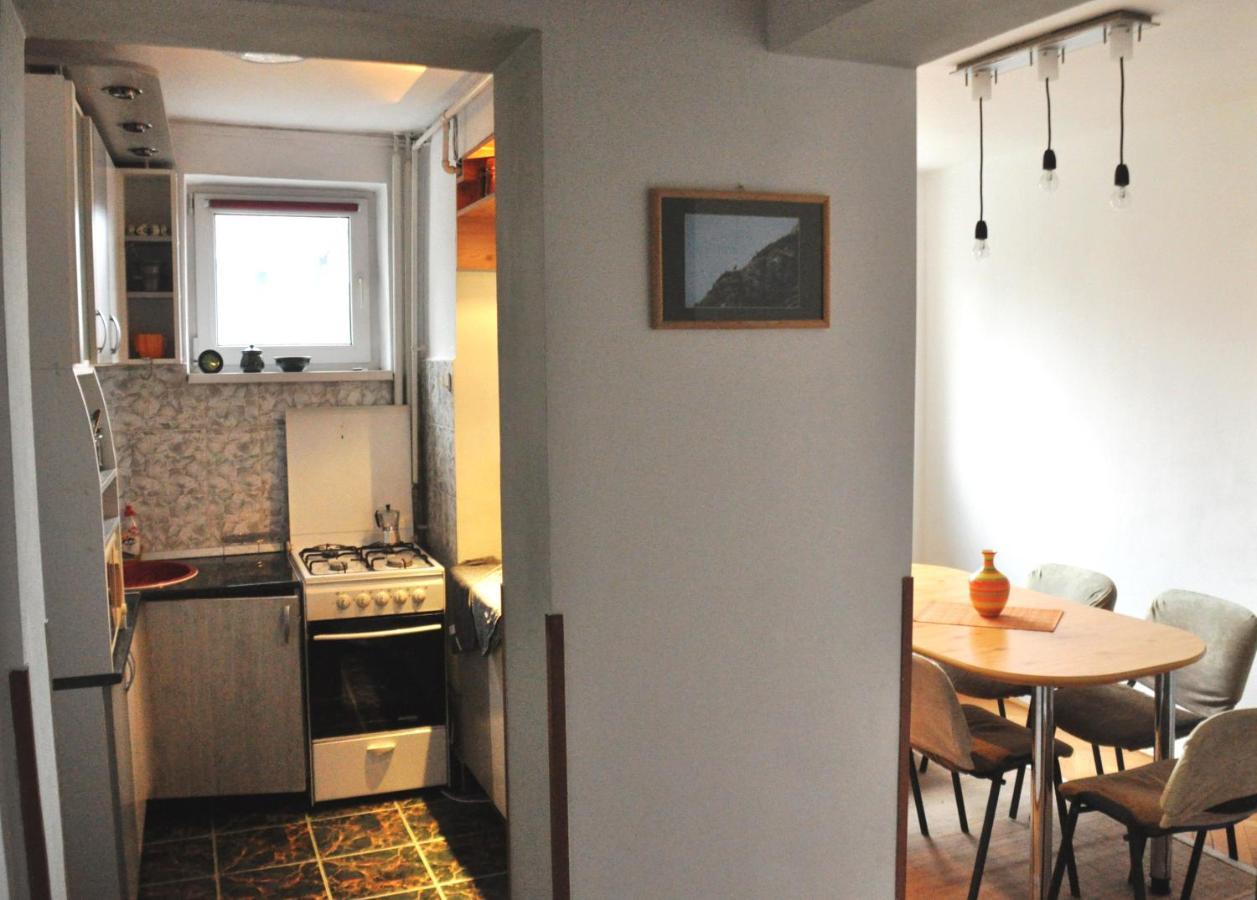 Simple And Comfortable Apartamento Miercurea Ciuc Exterior foto